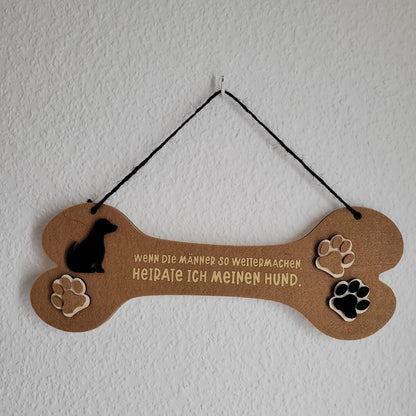 Hundeknochen aus Filz mit Pfoten