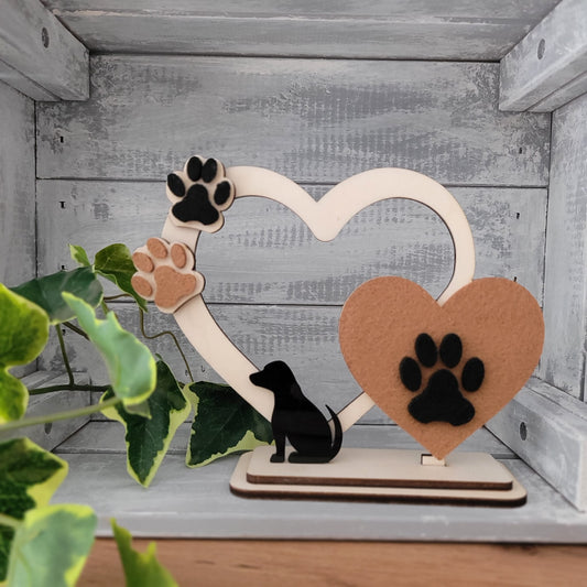 Pfotenliebe im Holzherz