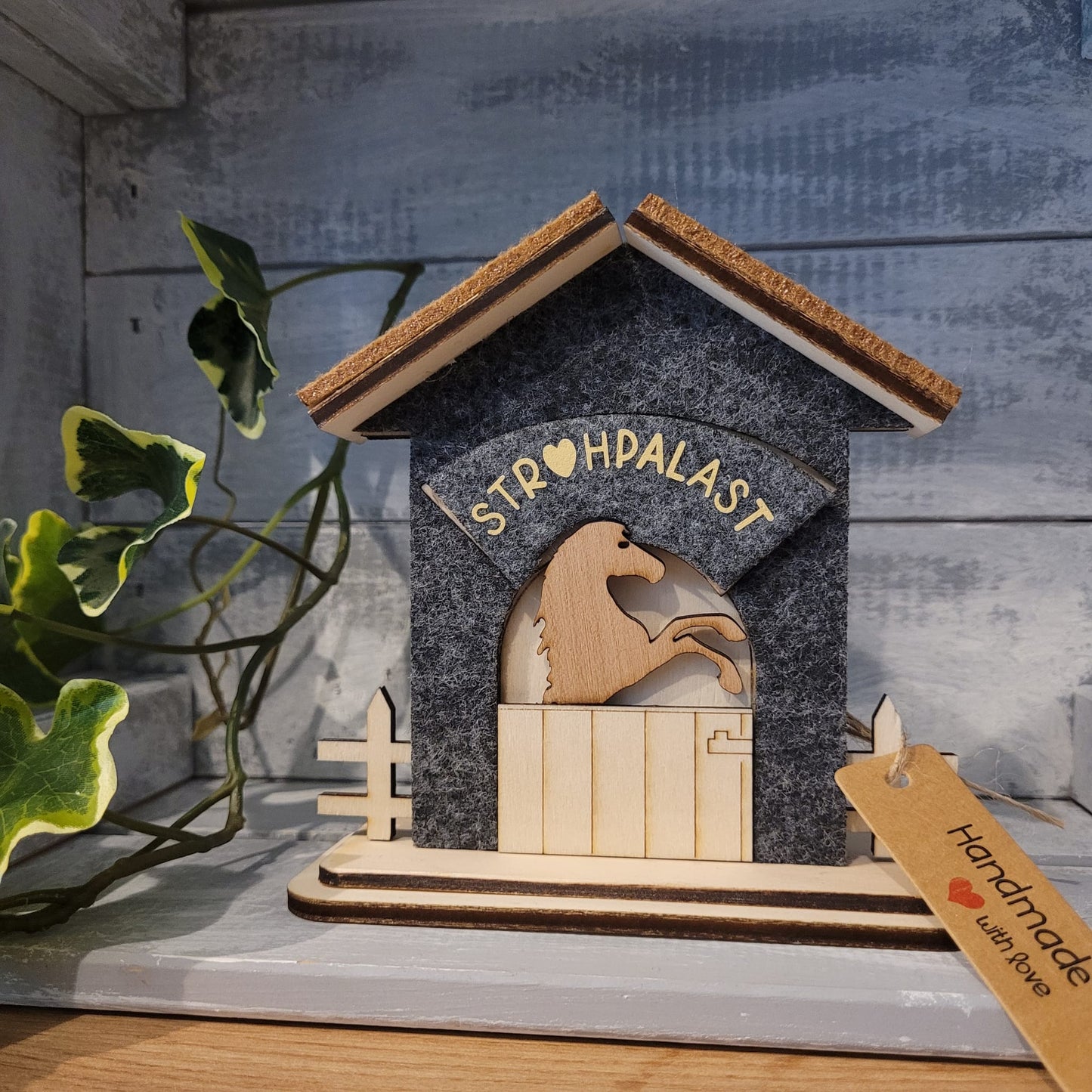 Tierisches Zuhause aus Filz & Holz